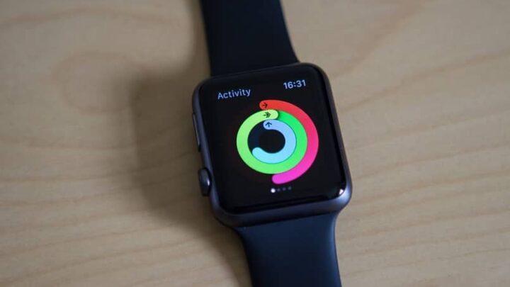 Como forçar o fechamento de um aplicativo no Apple Watch bloqueado?