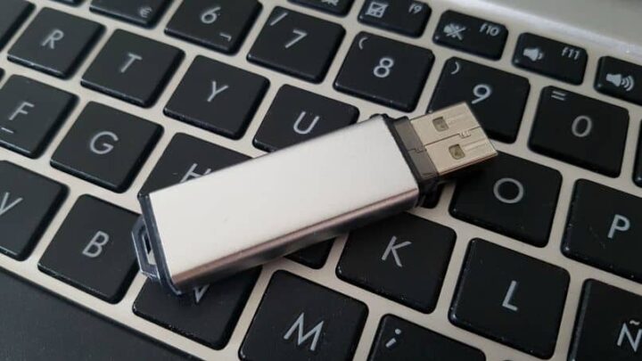 Como colocar senha nos arquivos de um aplicativo portátil de memória USB |